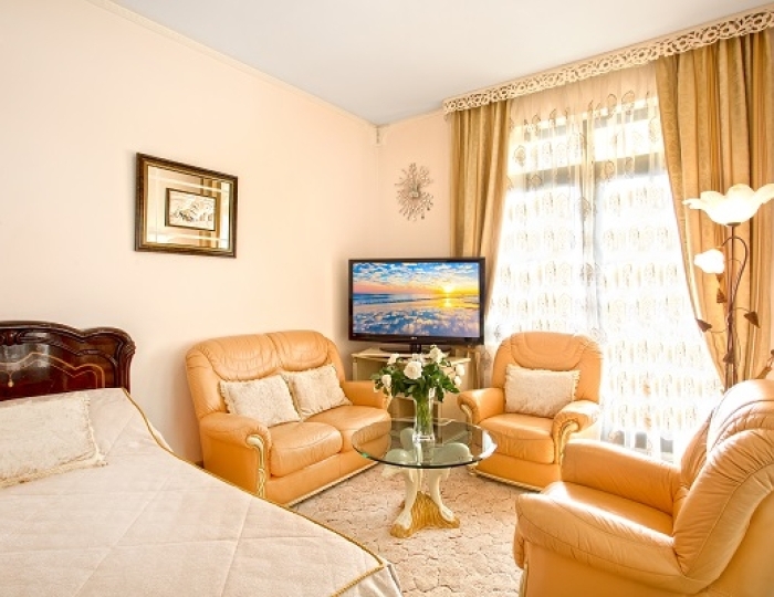 Апартаменты 2-местный 2-комнатный с кухней в морском корпусе - Санаторий «Октябрьский» Сочи РЖД-Здоровье