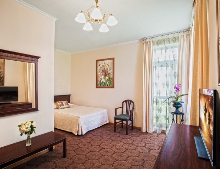 Стандарт семейный 2-местный 3-комнатный (2-я территория) - Санаторий «Октябрьский» Сочи РЖД-Здоровье