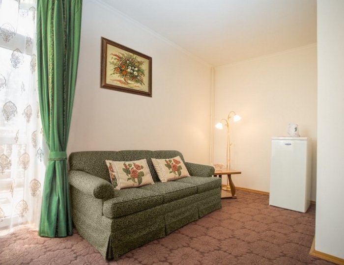 Стандарт семейный 2-местный 3-комнатный (2-я территория) - Санаторий «Октябрьский» Сочи РЖД-Здоровье